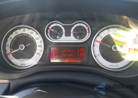 2014 Fiat 500L Lounge z USA, uszkodzony, nr VIN ZFBCFACHXEZ007451